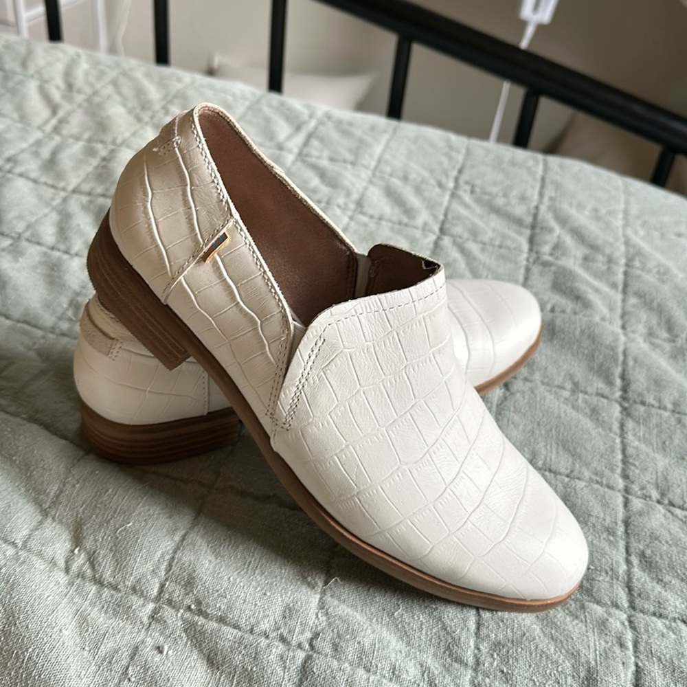 TOMS Leather Loafers